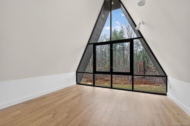 57 Forest Pond Rd, Narrowsburg, NY 12764