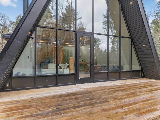 57 Forest Pond Rd, Narrowsburg, NY 12764