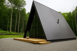 57 Forest Pond Rd, Narrowsburg, NY 12764