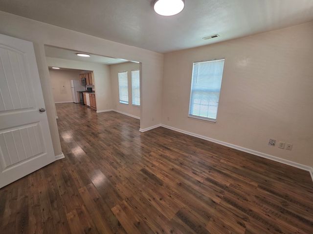 2147 N Fremont Avenue, Springfield, MO 65803