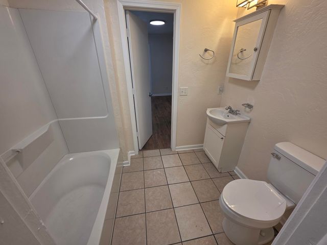 2147 N Fremont Avenue, Springfield, MO 65803