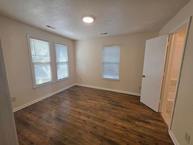2147 N Fremont Avenue, Springfield, MO 65803