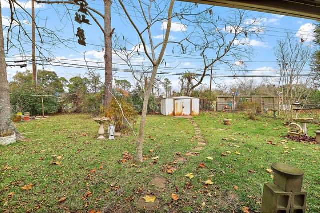 204 Chandler Drive, Baytown, TX 77521