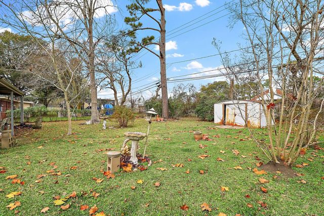 204 Chandler Drive, Baytown, TX 77521