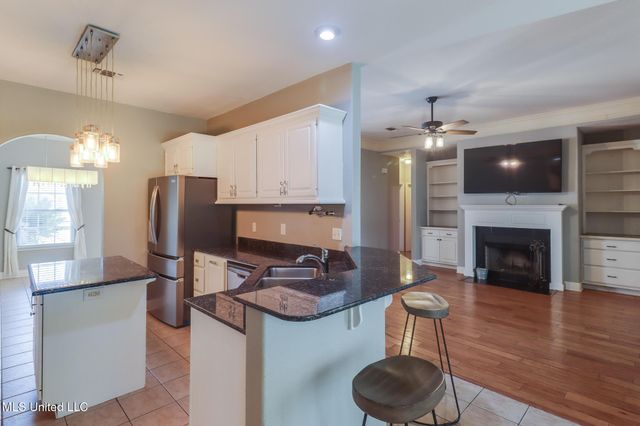7921 Rue Madison, Ocean Springs, MS 39564