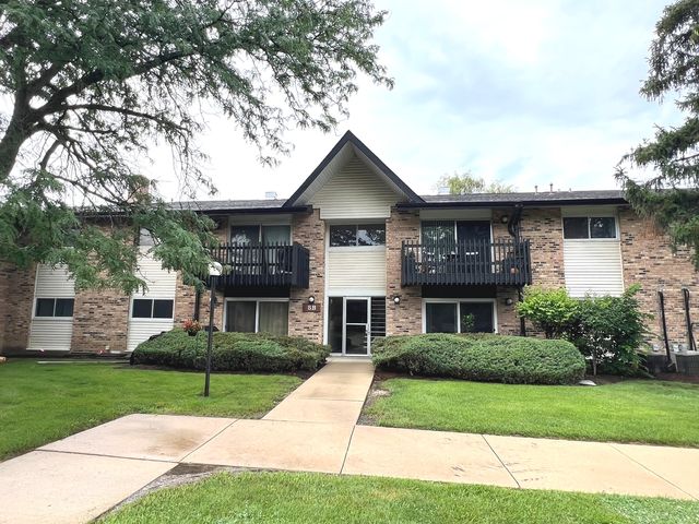 5B Kingery Quarter 107, Willowbrook, IL 60527