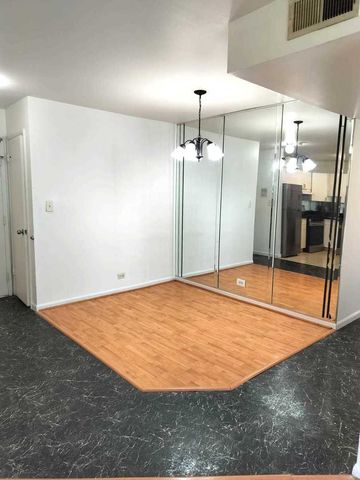 5B Kingery Quarter 107, Willowbrook, IL 60527