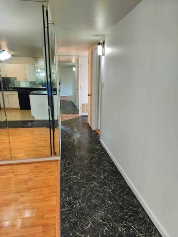 5B Kingery Quarter 107, Willowbrook, IL 60527