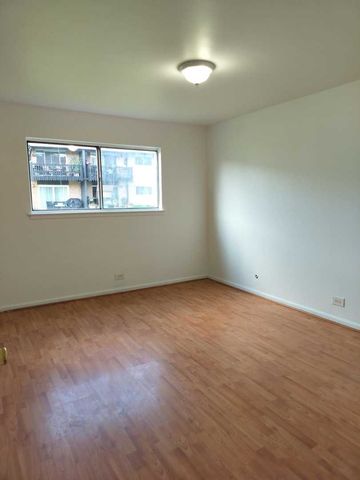 5B Kingery Quarter 107, Willowbrook, IL 60527