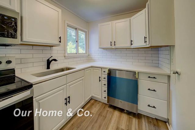 6072 Center Road, Traverse City, MI 49686