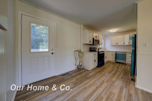 6072 Center Road, Traverse City, MI 49686