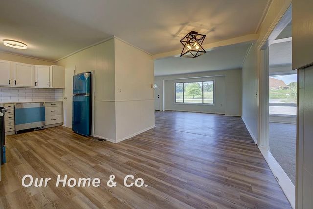 6072 Center Road, Traverse City, MI 49686