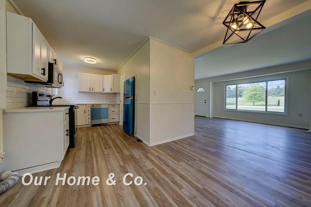 6072 Center Road, Traverse City, MI 49686