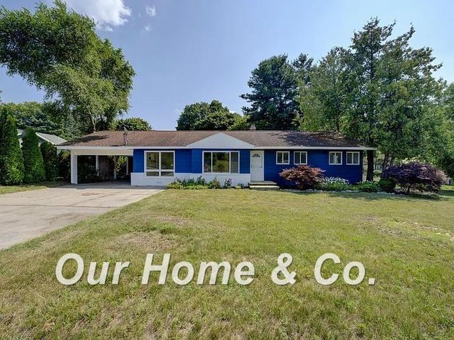 6072 Center Road, Traverse City, MI 49686