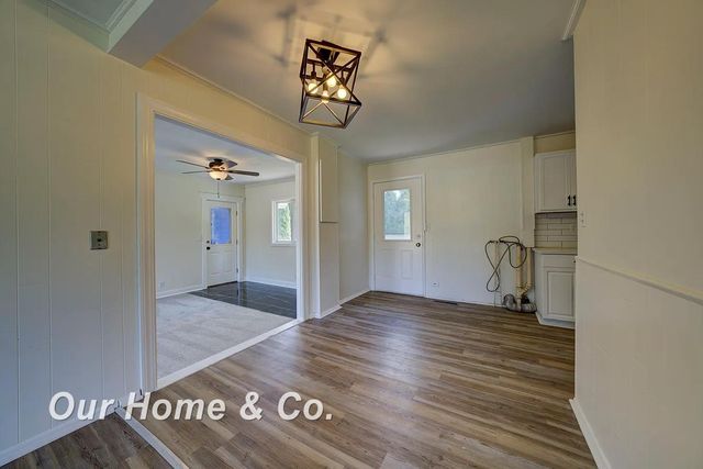 6072 Center Road, Traverse City, MI 49686