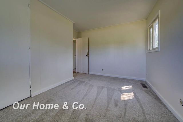 6072 Center Road, Traverse City, MI 49686