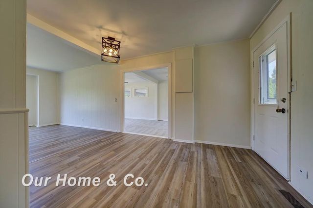 6072 Center Road, Traverse City, MI 49686