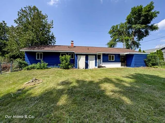 6072 Center Road, Traverse City, MI 49686