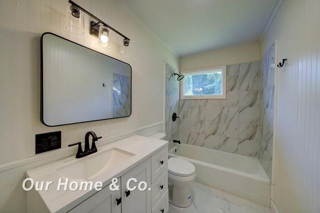 6072 Center Road, Traverse City, MI 49686