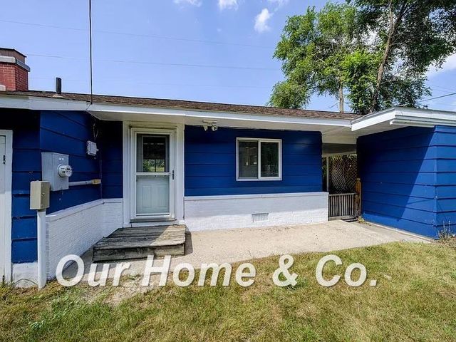 6072 Center Road, Traverse City, MI 49686