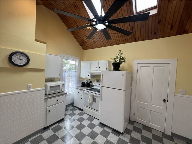 13 Newport Avenue 3, Newport, RI 02840