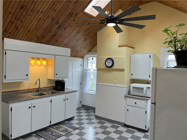 13 Newport Avenue 3, Newport, RI 02840