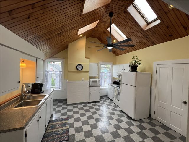 13 Newport Avenue 3, Newport, RI 02840