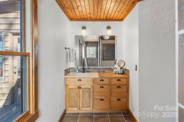 525 Mossy Oak Trail, Nebo, NC 28761