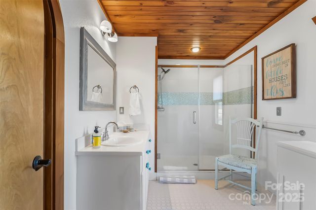 525 Mossy Oak Trail, Nebo, NC 28761