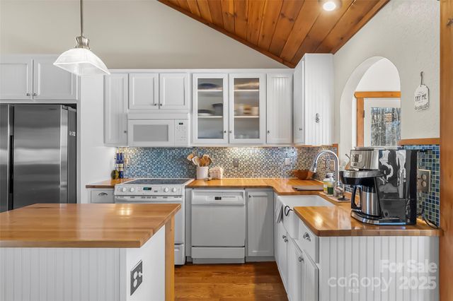 525 Mossy Oak Trail, Nebo, NC 28761