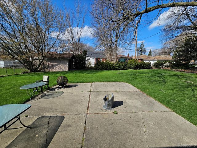 17641 Ego Avenue, Eastpointe, MI 48021