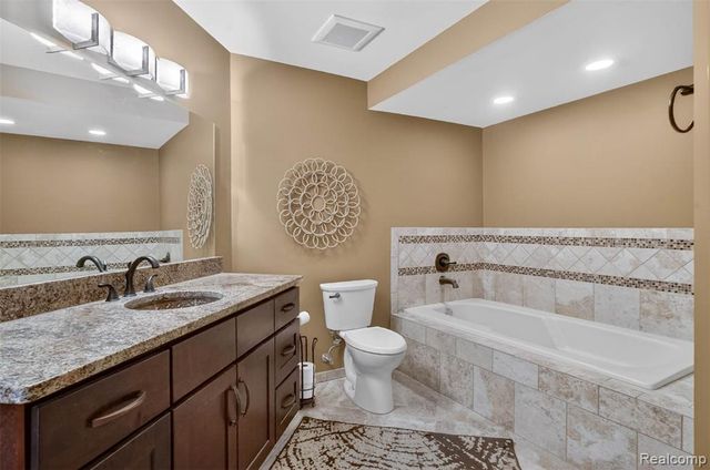 3372 Loon Lake Court 41, Waterford, MI 48329