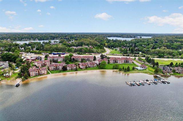 3372 Loon Lake Court 41, Waterford, MI 48329