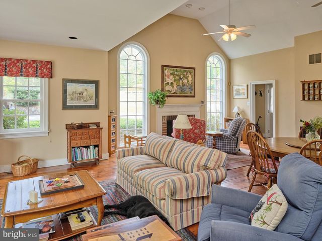 1789 WRIGHTSTOWN RD, Newtown, PA 18940