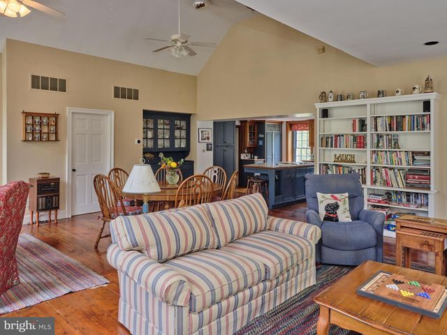 1789 WRIGHTSTOWN RD, Newtown, PA 18940