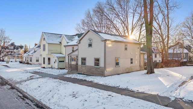 225 N Pine Street, Reedsburg, WI 53959