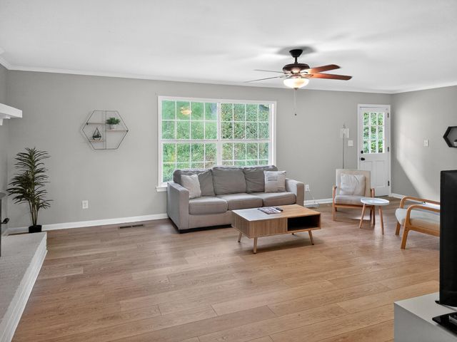 9525 N Valley Trail, Ooltewah, TN 37363