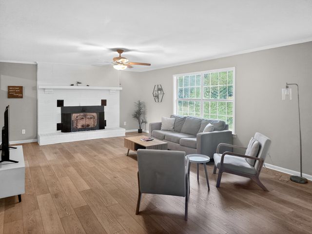 9525 N Valley Trail, Ooltewah, TN 37363