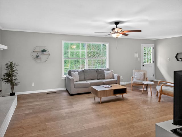 9525 N Valley Trail, Ooltewah, TN 37363