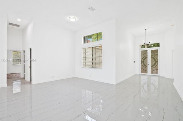 646 Heritage Dr 646, Weston, FL 33326