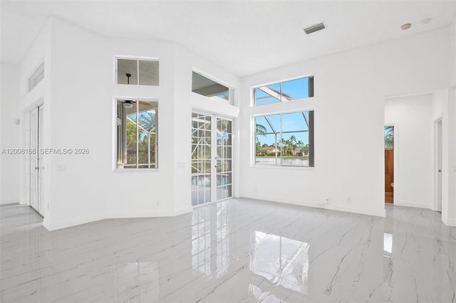 646 Heritage Dr 646, Weston, FL 33326