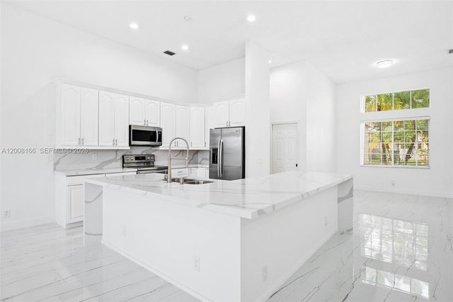 646 Heritage Dr 646, Weston, FL 33326