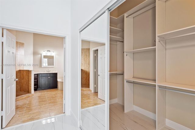 646 Heritage Dr 646, Weston, FL 33326