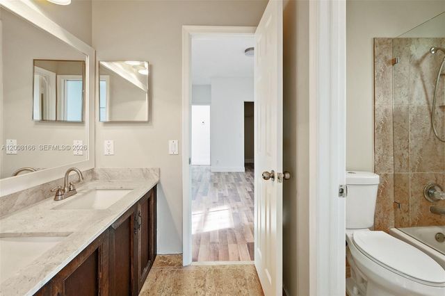 646 Heritage Dr 646, Weston, FL 33326