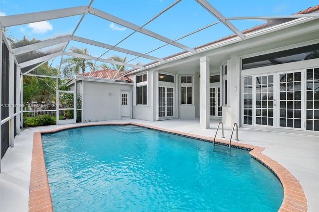 646 Heritage Dr 646, Weston, FL 33326