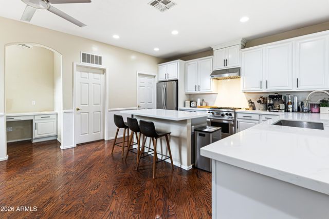 3229 W BUCKHORN Trail, Phoenix, AZ 85083