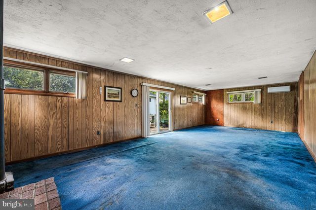 589 ELBRIDGE RD, Morrisville, PA 19067