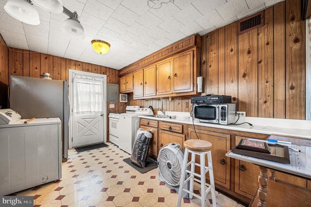 589 ELBRIDGE RD, Morrisville, PA 19067