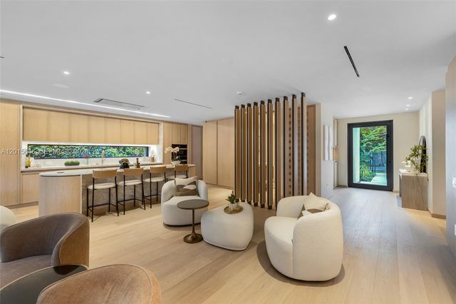 72 W Shore Drive W, Miami, FL 33133