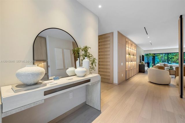 72 W Shore Drive W, Miami, FL 33133